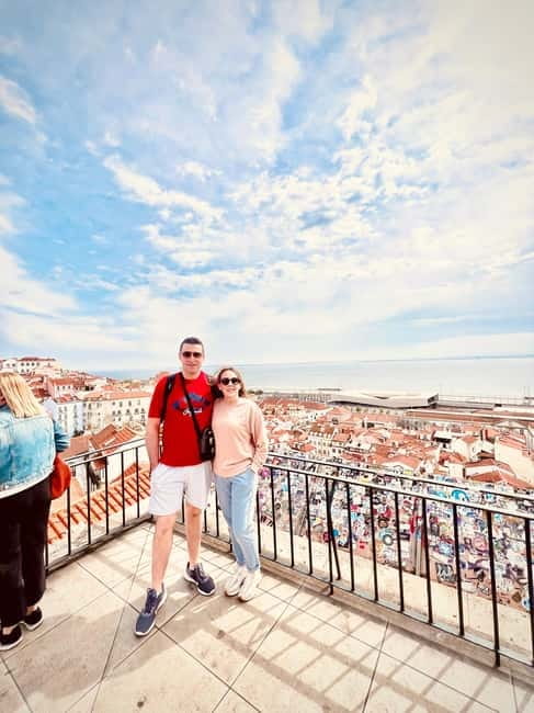 Lisbon Old Town Tuk Tuk Top Experience - From your pickup point to Lisbon Cathedral