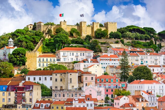 Lisbon: Old Town Tuk-Tuk Tour - São Vicente, the flea market, and the National Pantheon