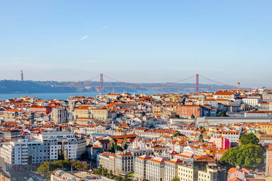 Lisbon on a Tuk Tuk Tour: History & Viewpoints - Key points to know before you book