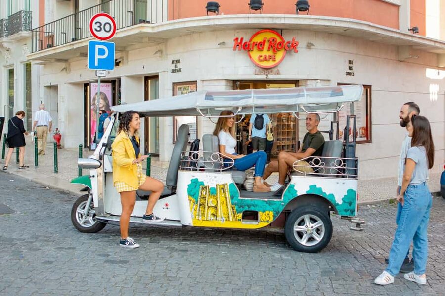 Lisbon on a Tuk Tuk Tour: History & Viewpoints - Pickup, meeting points, and cancellation