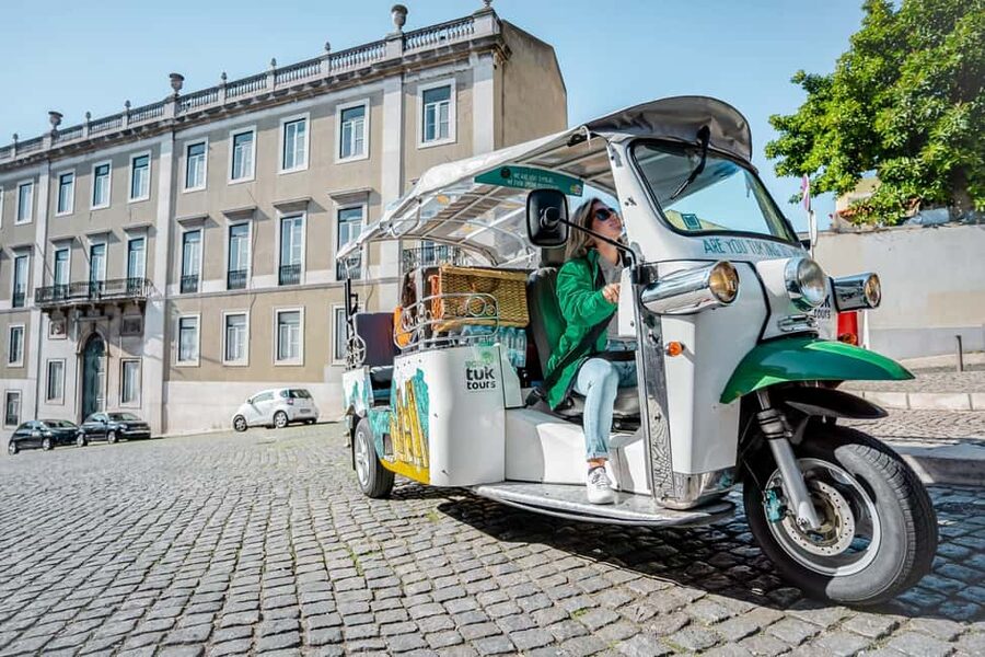 Lisbon on a Tuk Tuk Tour: History & Viewpoints - Alfama and Mouraria: Lisbon’s oldest-feeling quarters