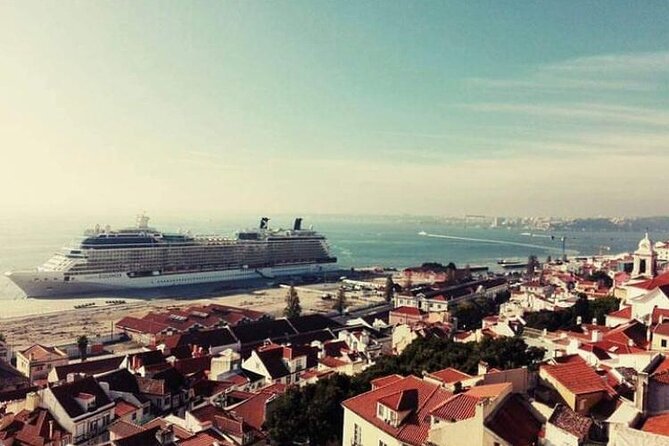 Lisbon on TukTuk - Two Alfama viewpoints, two different moods