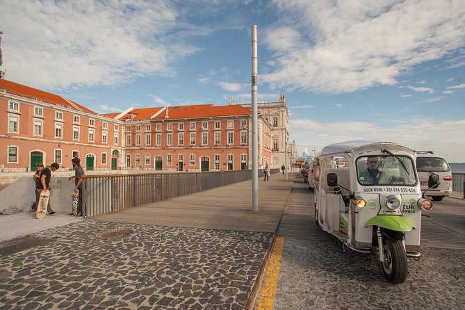 Lisbon Private 5-Hour Eco Tuk-Tuk Tour with Local Tastings - São Pedro de Alcântara and the central city views