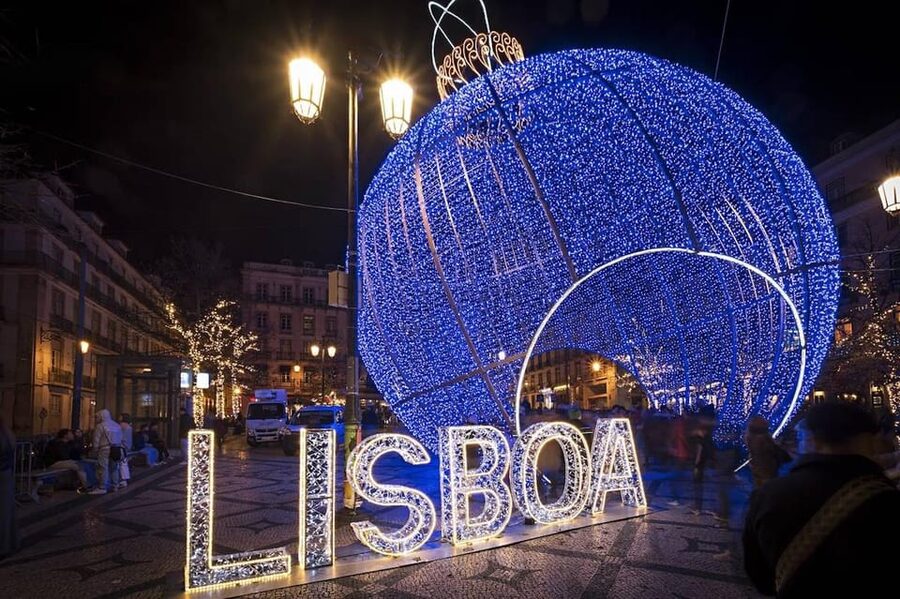 Lisbon: Private Christmas Lights Tour by Eco Tuk Tuk - Bairro Alto and the São Pedro de Alcântara view