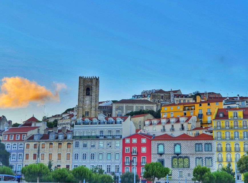 Lisbon: Private City Sightseeing Tour by Tuk-Tuk - Portas do Sol and Santa Luzia for classic Lisbon views