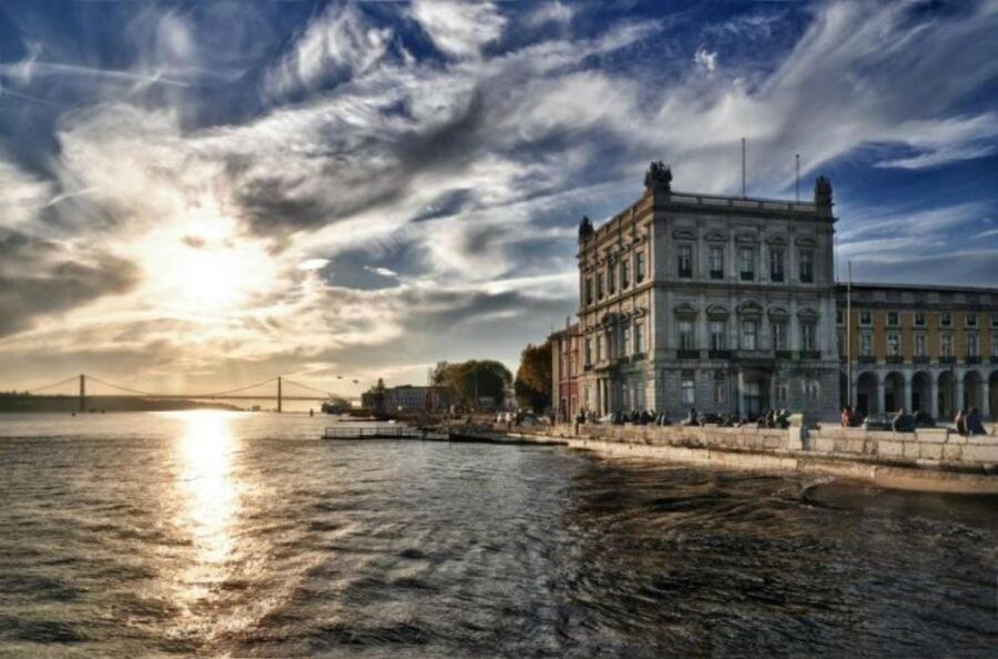 Lisbon: Private City Tour by Eco Tuk Tuk - Portas do Sol and Senhora do Monte viewpoints