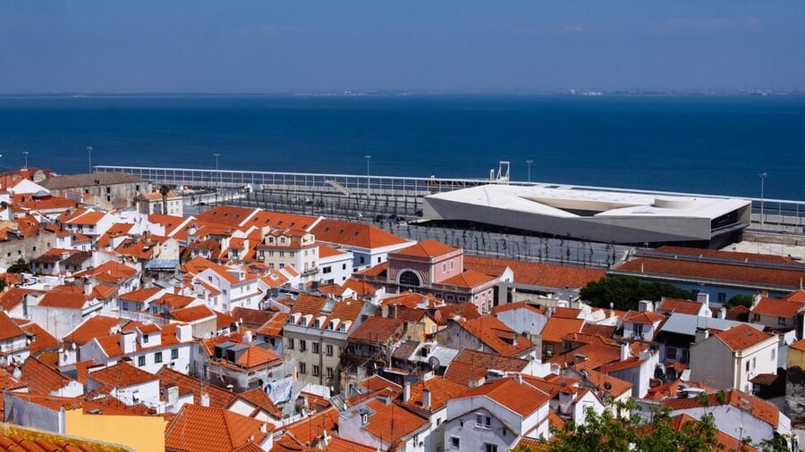 Lisbon: Private City Tour by Tuk-Tuk - São Vicente and the National Pantheon