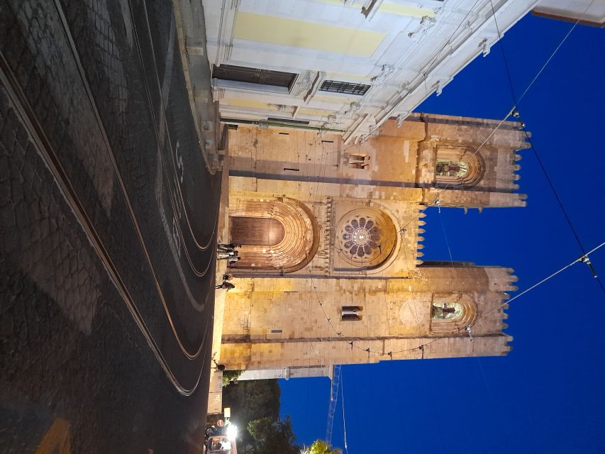 Lisbon: Private Eco Tuk-Tuk Tour for 2 Hours - What your guide adds to the ride