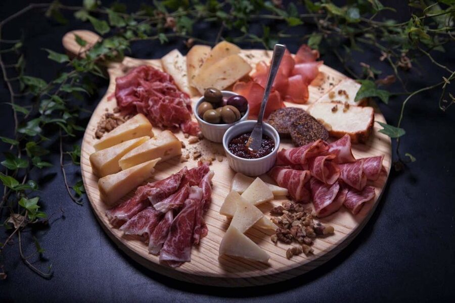 Lisbon: Private Food & Wine City Tour by Eco Tuk Tuk - Graça, São Vicente, and the National Pantheon