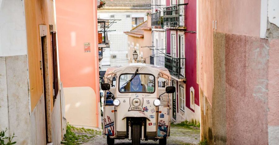 Lisbon: Private Food & Wine City Tour by Eco Tuk Tuk - Starting at Cais do Sodré or the cruise port