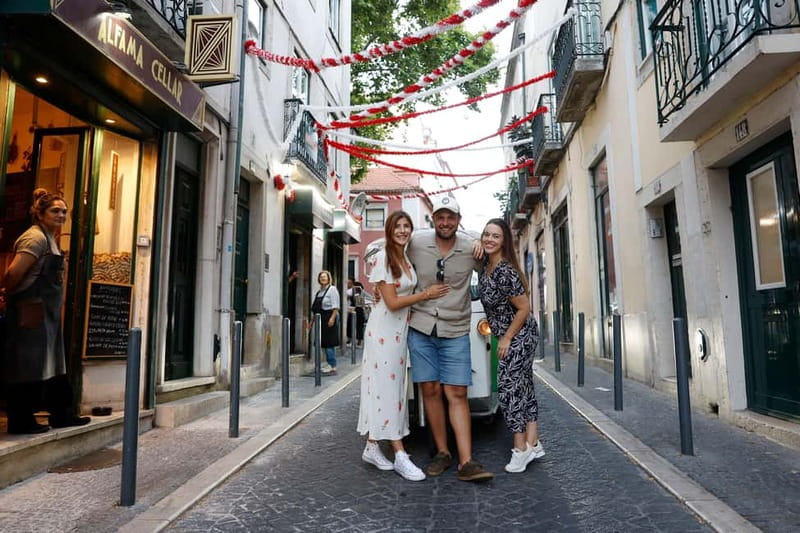 Lisbon: Private Guided Tour by Electric Tuk Tuk - Graça, São Vicente, and the maze of Alfama