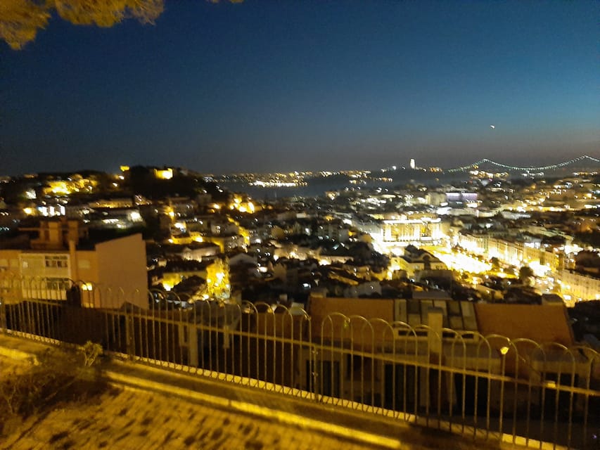 Lisbon: Private Highlights Tuk-Tuk Tour with Tapas and Wine - What the private format means for you