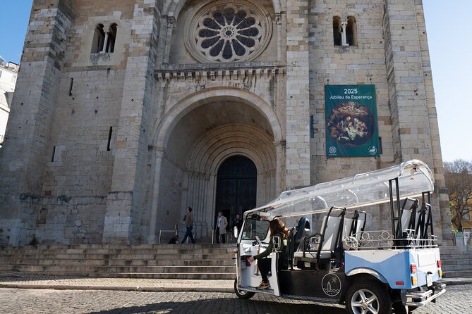 Lisbon: Private Professional Guided Tuk-tuk Tour - The riverfront and Praça do Comércio