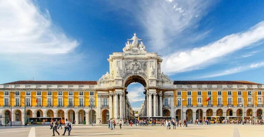 Lisbon: Private Tour by Tuk Tuk - Four viewpoints, four different views of Lisbon