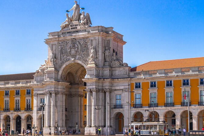 Lisbon: Private Tuk-Tuk City Tour - Bairro Alto and the ride back to Time Out Market