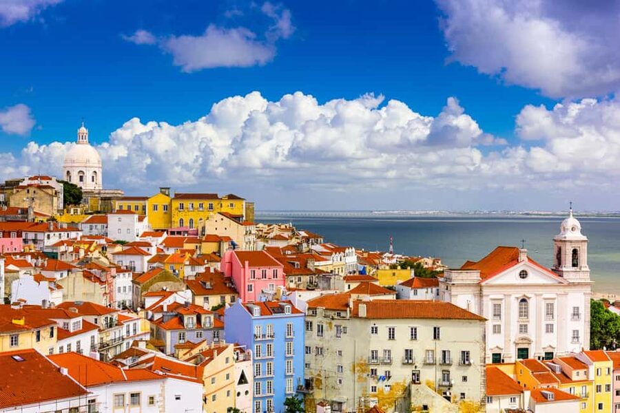 Lisbon: Private Tuk-Tuk City Tour With Local Guide - São Vicente, the flea market, and the National Pantheon
