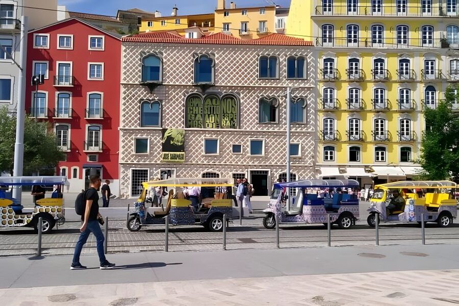 Lisbon: Private Tuk Tuk Sightseeing Tour & Historic Stories - Lisbon Cathedral and the old streets
