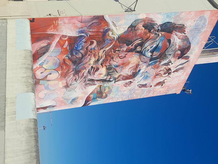 Lisbon: Private Tuk-Tuk Street Art Tour for 2,5 hours - How much value do you get for $259?