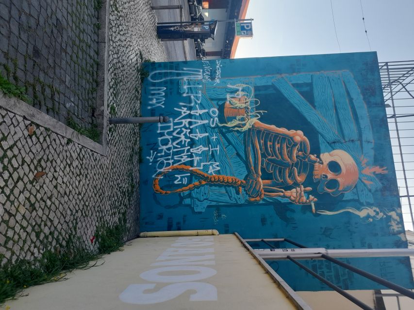 Lisbon: Private Tuk-Tuk Street Art Tour for 2,5 hours - Should you book this Lisbon tuk-tuk tour?