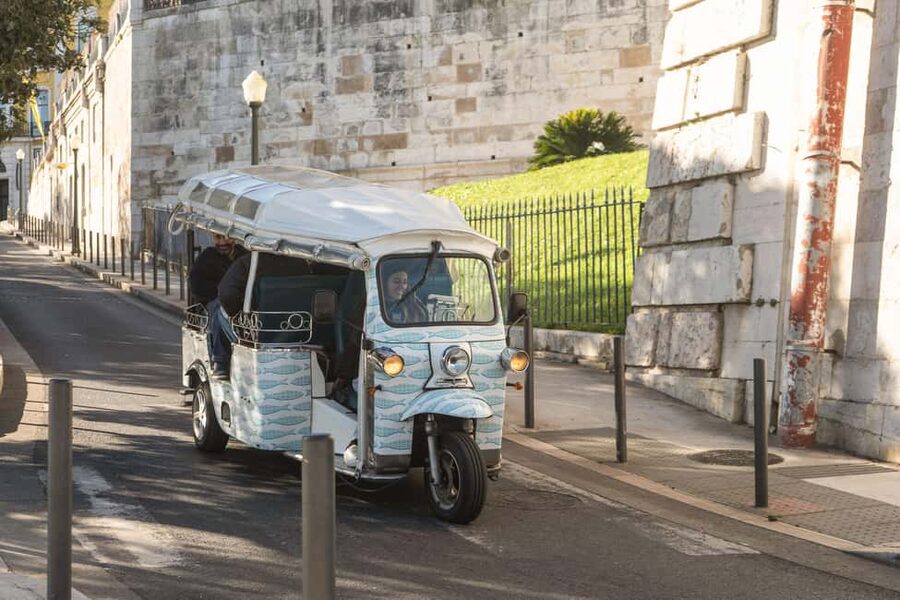 Lisbon: Private Tuk Tuk Tour (Alfama, Bairro Alto, Belém) - Lisbon Cathedral and the climb into Alfama