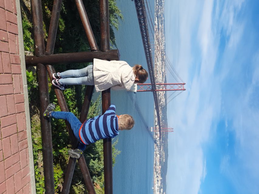 Lisbon: Private Tuk Tuk Tour Christ the King & Abril Bridge - Guides, languages, and the private format