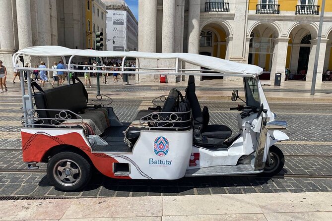 Lisbon Private Tuk Tuk Tour: City Highlights - Praça do Comércio opens onto the river