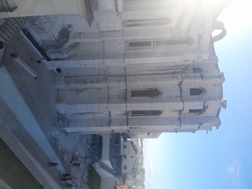 Lisbon: Private Tuk-Tuk Tour for 2 hours - The guide can make or break the experience