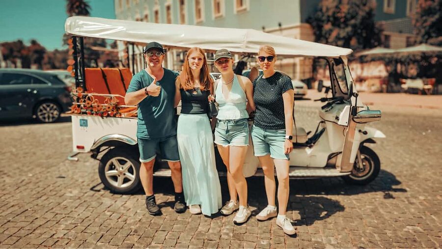 Lisbon: Private Tuk-Tuk Tour of Old Town & Scenic Viewpoints - Key points at a glance