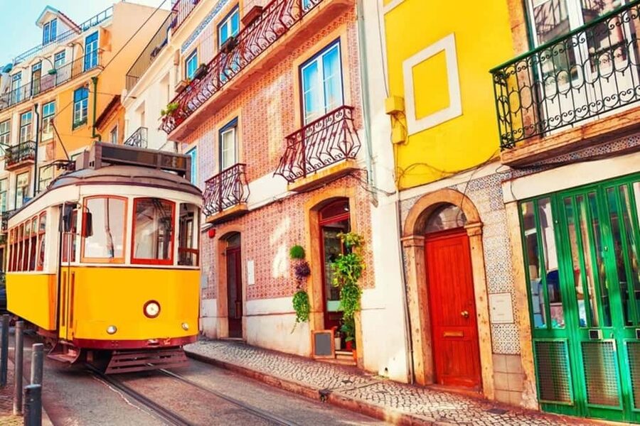 Lisbon: Private Tuk-Tuk Tour of Old Town & Scenic Viewpoints - Why a tuk-tuk works so well in Lisbon