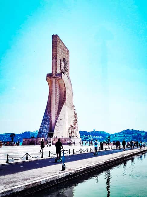 Lisbon: Private Tuk-Tuk Tour of Old Town & Scenic Viewpoints - Graça, Senhora do Monte, and Lisbon’s best wide-angle view