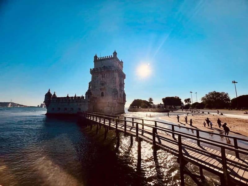 Lisbon: Private Tuk Tuk Tour with Polaroid Photos - São Vicente, the flea market, and the National Pantheon