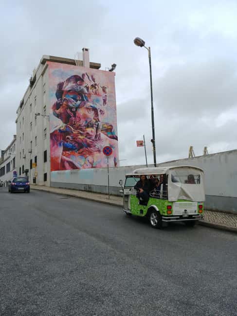 Lisbon Street Art by Tuk Tuk : Graffiti & Murals Discovery - Why a tuk-tuk works so well for Lisbon street art