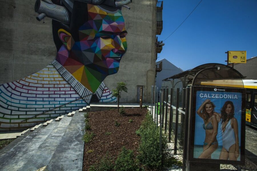 Lisbon: Street Art Tuk Tuk Tour - Pickup, timing, and practical limits