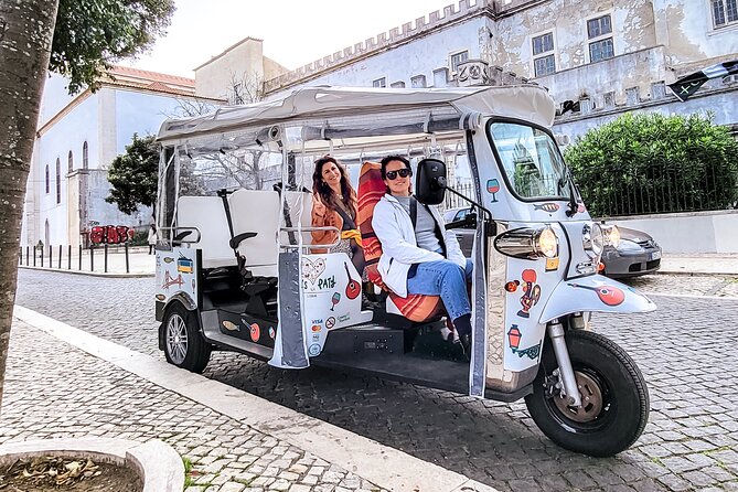 Lisbon tour Oldtown & Viewpoints on a tuktuk - Portas do Sol: the classic Tagus photo stop