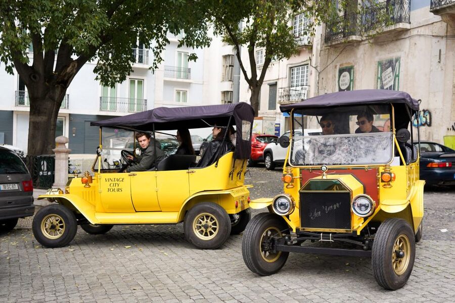 Lisbon: Tuk Tuk City tour with vintage car - A vintage ride through Lisbon’s steep old quarters