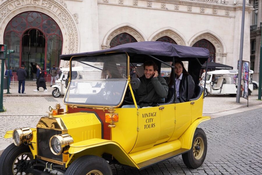 Lisbon: Tuk Tuk City tour with vintage car - One hour in Alfama: the best short introduction