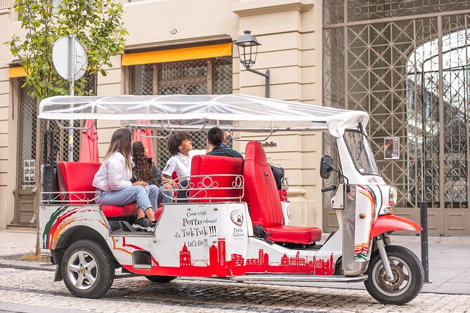 Lisbon Tuk Tuk: Explore Lisbon’s Hidden Treasures 1:30h - Lisbon Cathedral and the first layer of old Lisbon
