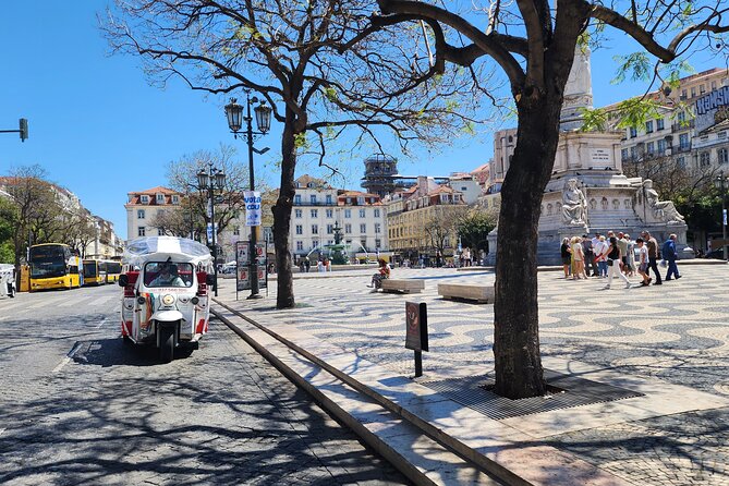 Lisbon Tuk Tuk: Explore Lisbon’s Hidden Treasures 1:30h - Praça do Comércio and the riverfront finish