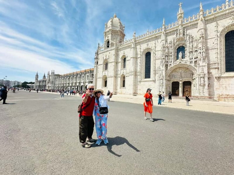 Lisbon Tuk Tuk Tour 1 Hour 30 Min - Three viewpoints, three different looks at Lisbon