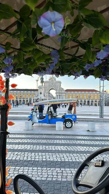 Lisbon Tuk Tuk Tour 1 Hour 30 Min - Santa Apolónia and the riverfront connection