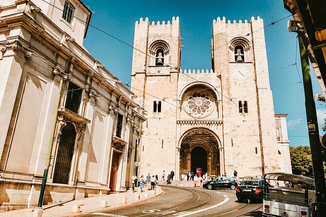 Lisbon TukTuk City Tour | Lisbon Private Sightseeing Tours - Guides, communication, and group comfort