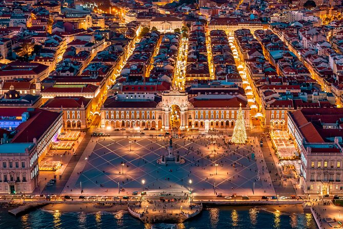 Lisbon TukTuk City Tour | Lisbon Private Sightseeing Tours - Santa Luzia and Portas do Sol, the best early photo stops