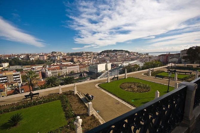 Lisbon Viewpoints Tuk Tuk Tour - Why Lisbon looks best from its miradouros