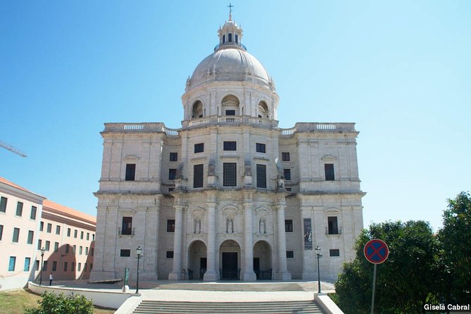 Lisbon Vintage Tuk Tuk Private Tour: Lisboa & Belém with pickup - Two viewpoints give you different pictures
