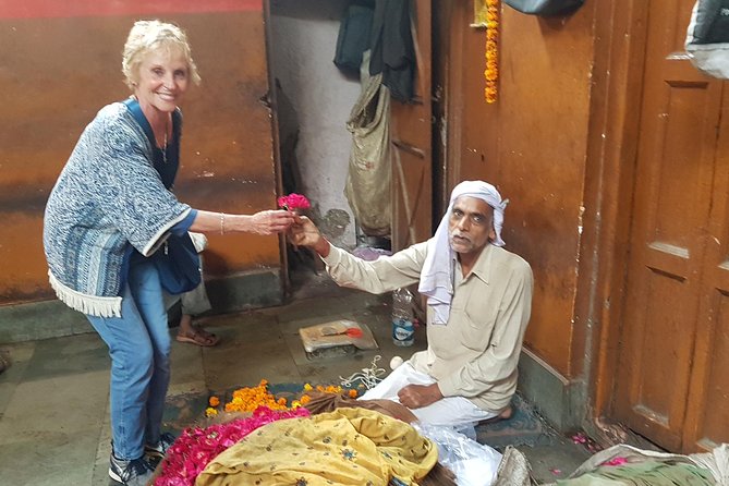 Luxury Rickshaw Tour of Old Delhi - The Red Fort, Jama Masjid, and Town Hall