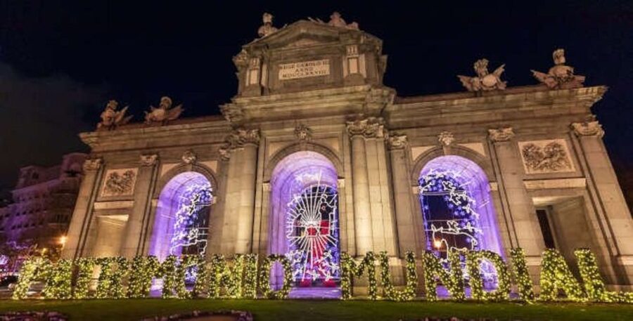 Madrid: City Highlights Tuk Tuk Tour - Starting near Los Jerónimos and Retiro Park