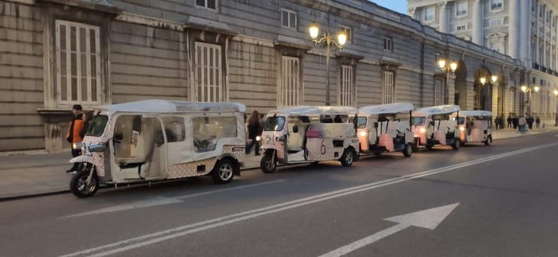 Madrid: City Tours - 6 seats private ecological tuk tuk - Retiro Park and the grand city center