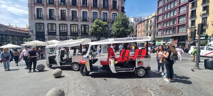 Madrid: Explore the City in an Electric Tuk Tuk - Puerta del Sol, the clock, and Madrid’s symbols