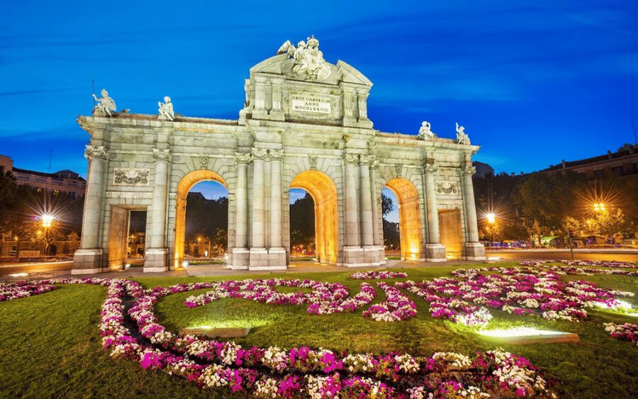 Madrid: Explore the City in an Electric Tuk Tuk - Starting near the Prado and Retiro Park