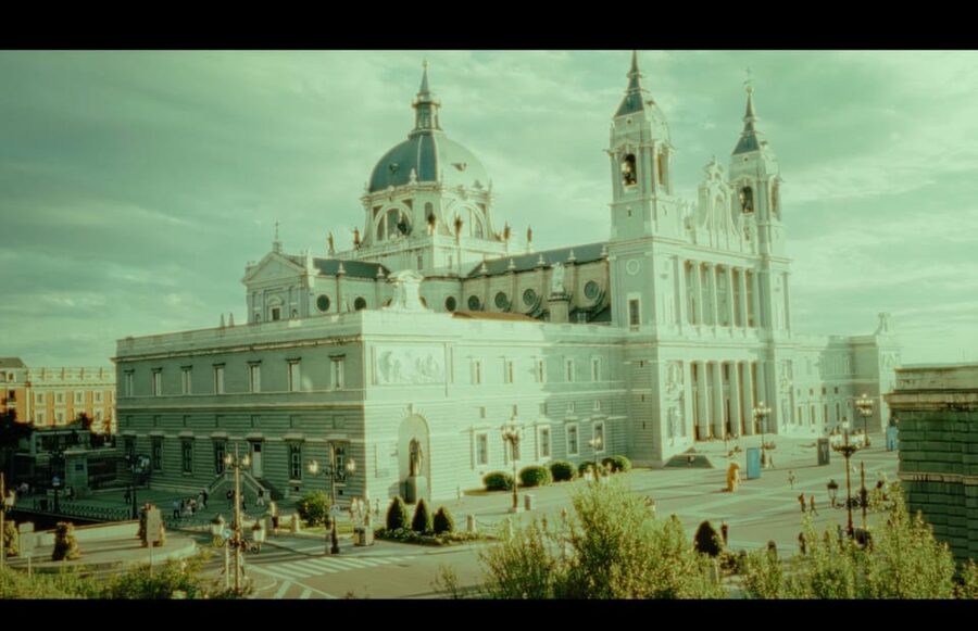 Madrid Highlights: Tuk-Tuk Tour w/pick up (2 hours) - Royal Madrid around the Almudena Cathedral